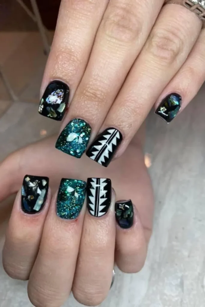 Geometric Pattern Nails