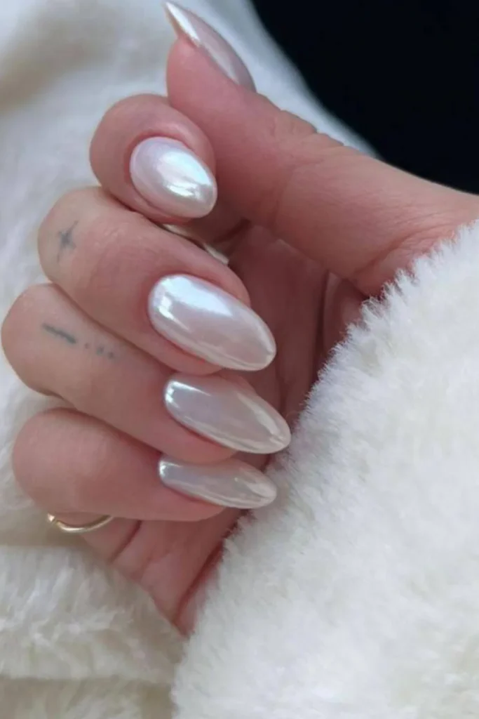 Classic Pearl-White