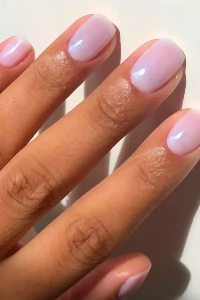 Minimal Soft Glow Nails